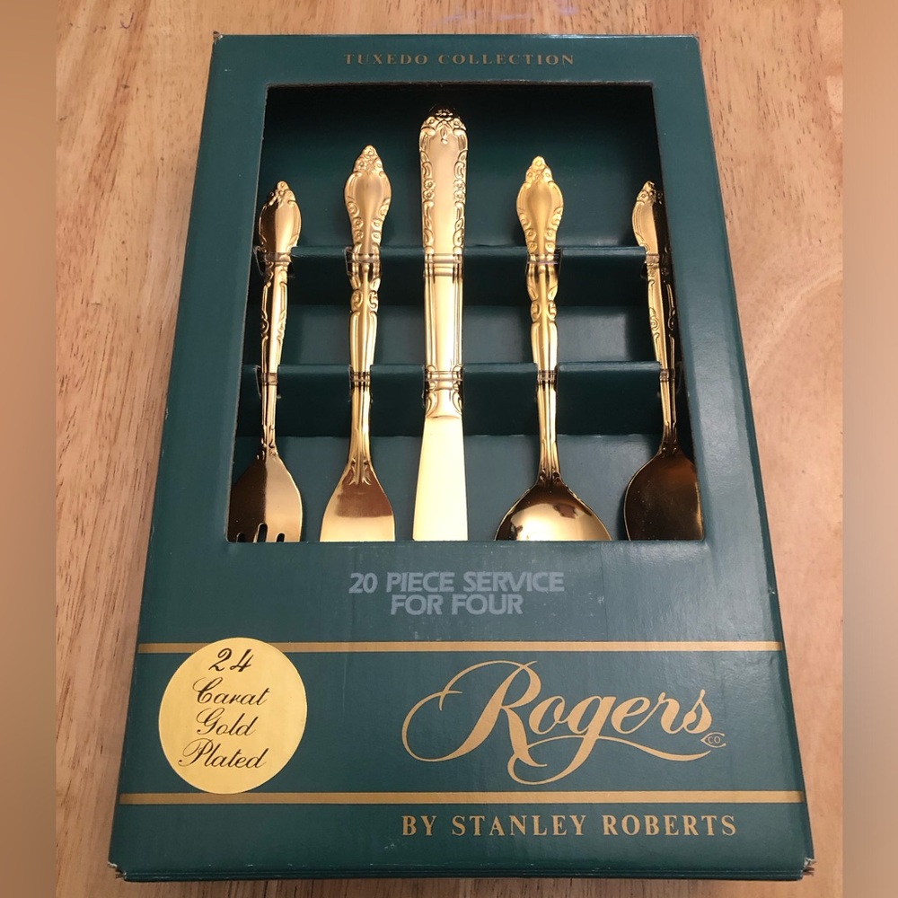 NIB Vintage Rogers by Stanley Roberts 24 Carat Gold Plated 20 Piece Service